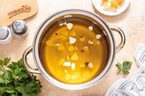 Маринад со специями и чесноком